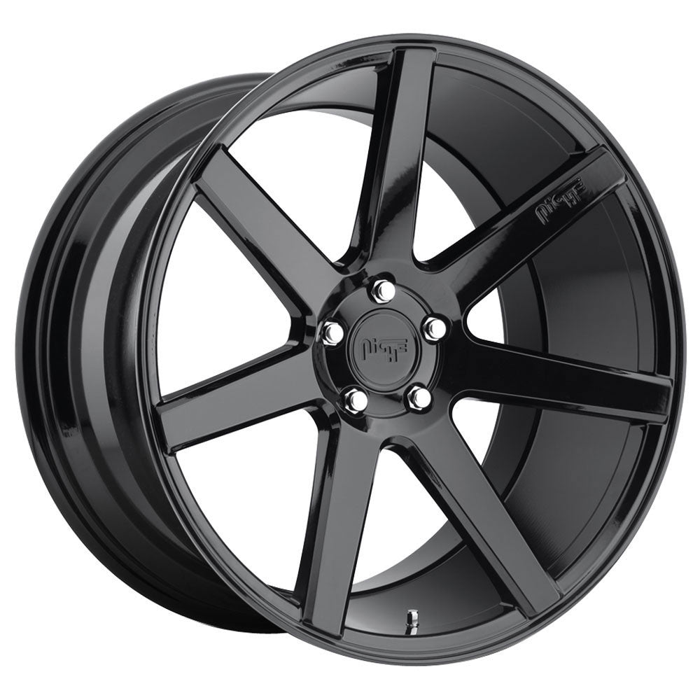Niche Verona M168 18x8 5x114.3 40 ET 72.56 CB Gloss Black